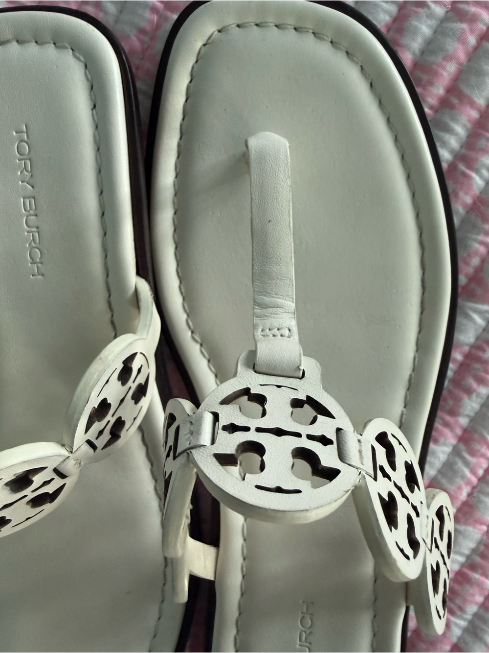 Tory Burch Cream Miller Logo Thong Sandals in box - Picture 2 of 11
